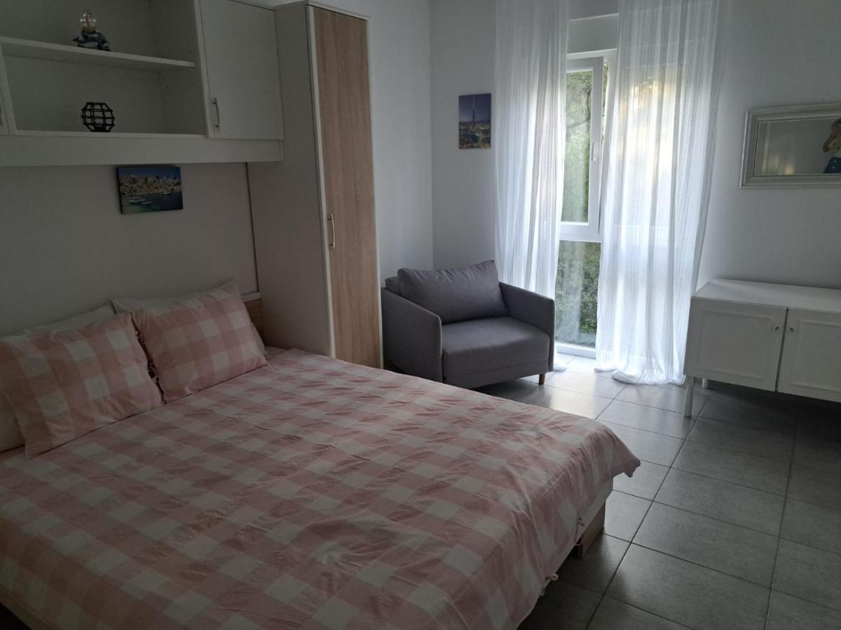Apartmani Vukadin วีร์ ภายนอก รูปภาพ