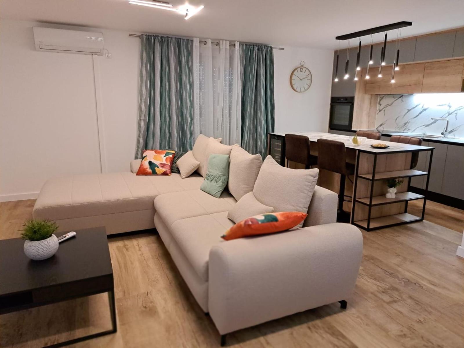 Apartmani Vukadin วีร์ ภายนอก รูปภาพ