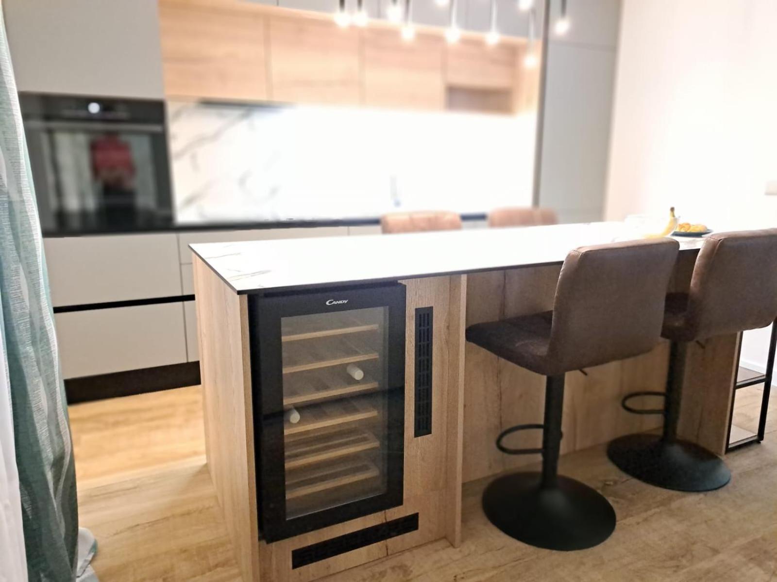 Apartmani Vukadin วีร์ ภายนอก รูปภาพ