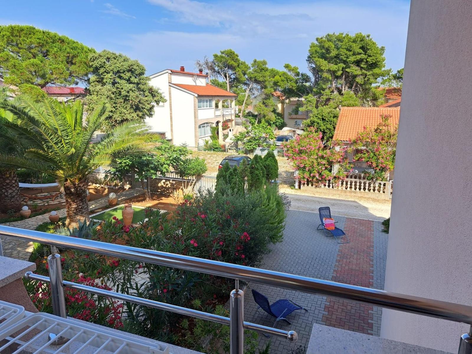 Apartmani Vukadin วีร์ ภายนอก รูปภาพ
