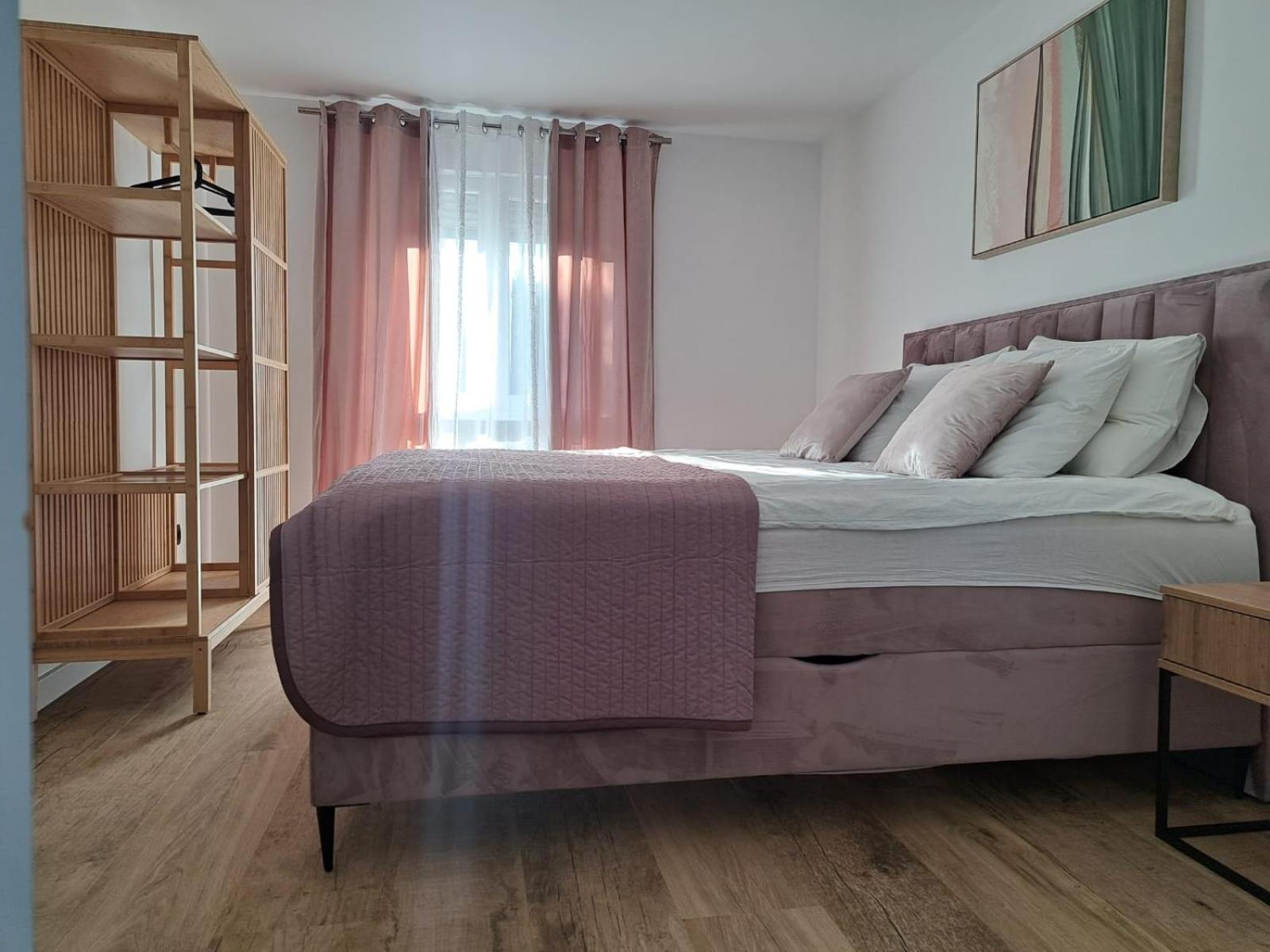 Apartmani Vukadin วีร์ ภายนอก รูปภาพ